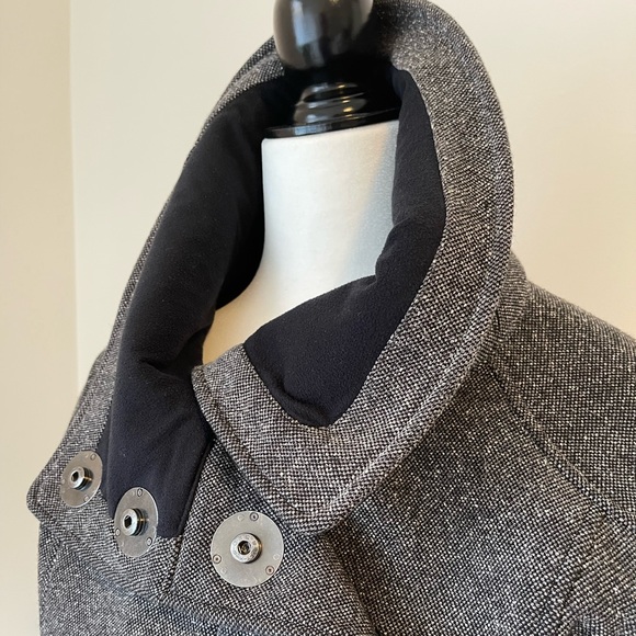 Lululemon ‘Audrey’ Tweed Jacket size 8 - Picture 3 of 7